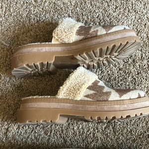 Jessica Simpson Fleece Winter Clogs